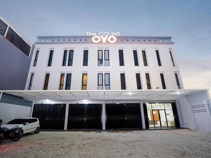 Super Oyo Capital O 449 The Colins Hotell Keputih Eksteriør bilde
