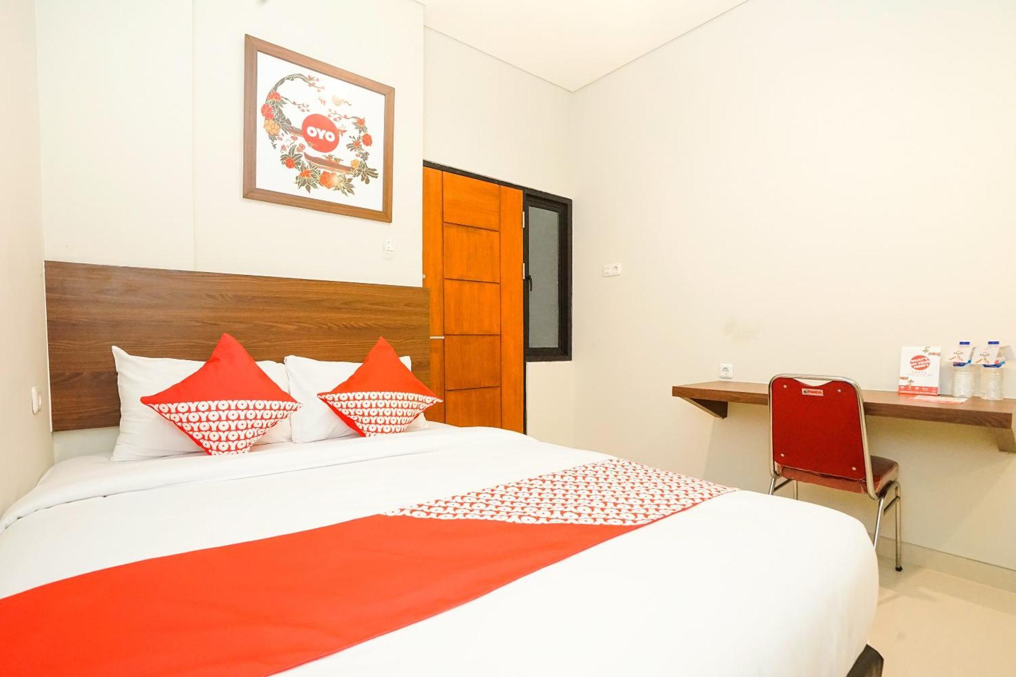 Super Oyo Capital O 449 The Colins Hotell Keputih Eksteriør bilde